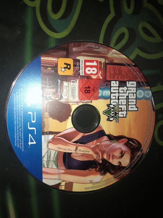 Vand joc ps4 aproape nou