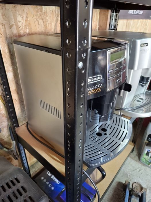 Aparat cafea automat Delonghi