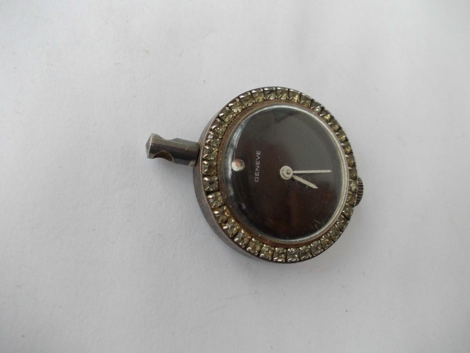 Ceas vechi medalion GENEVE defect