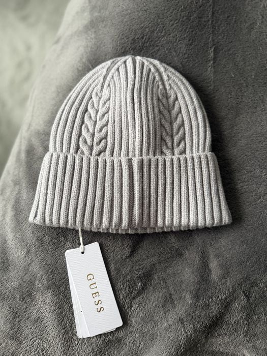 Guess caciula gri unisex marime universala noua originala