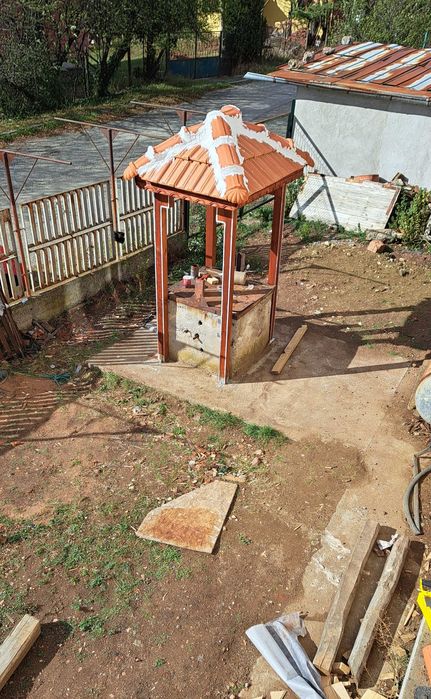 Изработка на навеси за кладенец, бунар,перголи, външни тоалетни