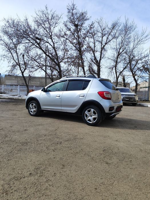 Рено Сандеро Степвей 2015