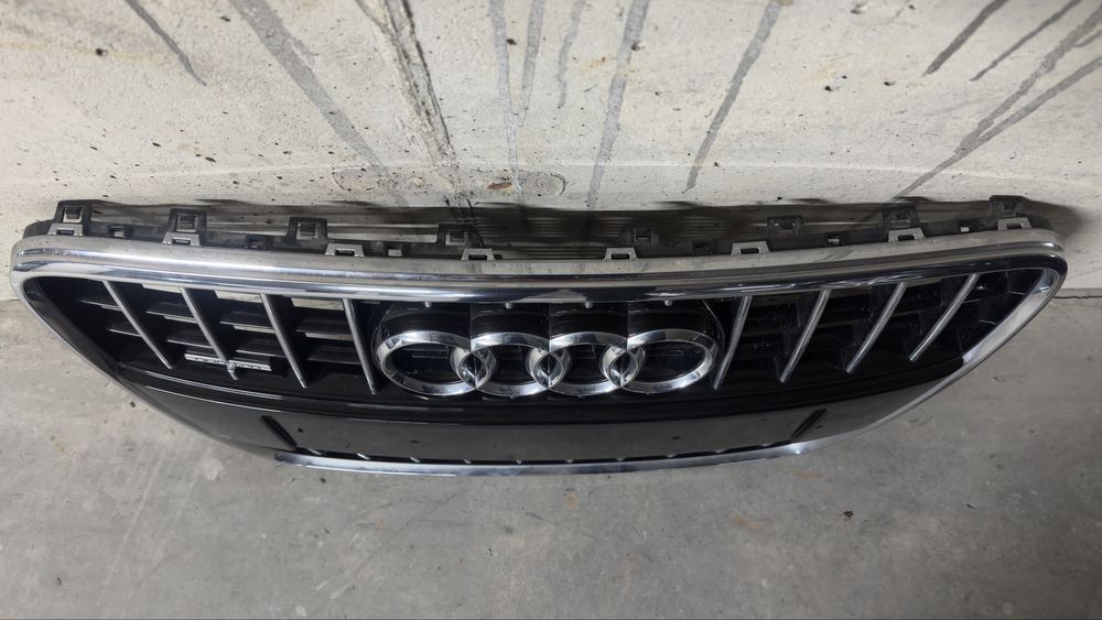 Фейслифт решетка Audi Q7 4L