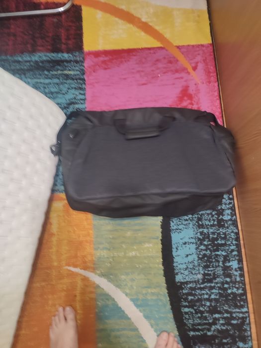 Geanta medie de calitate foarte buna.