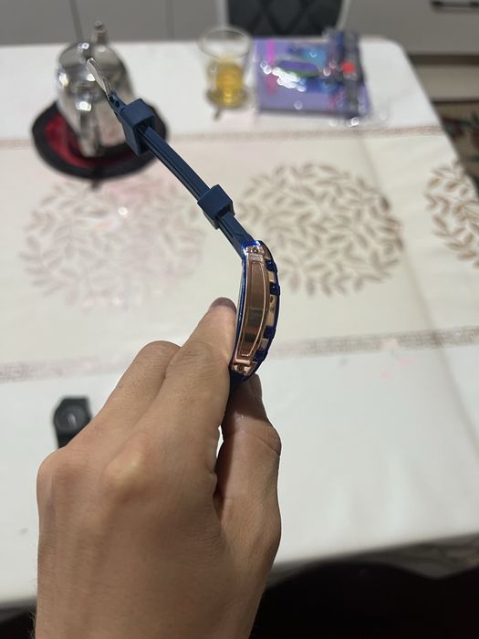Очень хорошый часы 7990тг