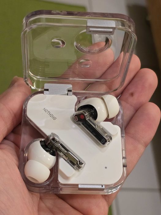 Nothing Ear (generatia a 2-a) Alb - stare impecabila