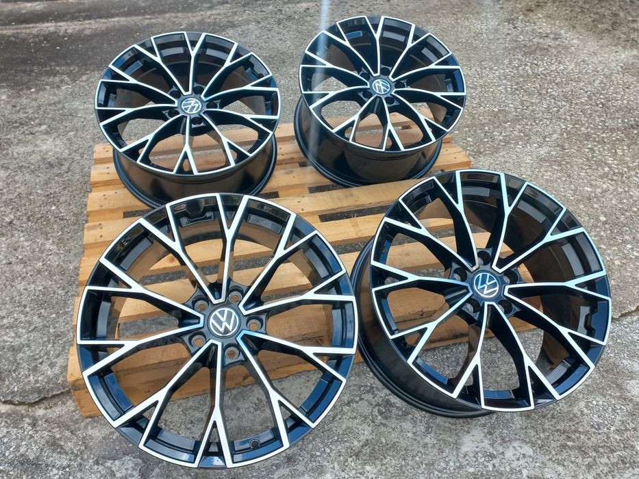 17"Vw 5x112 Seat Škoda Audi 7.5j et40 Black Polish Чисто Нови.
17.Vw 5