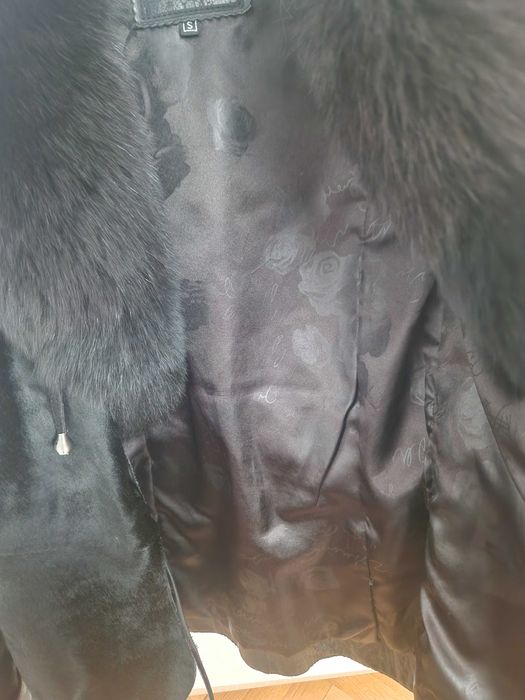 Дамско палто от естествена кожа и косъм пони + яка от лисица. S размер