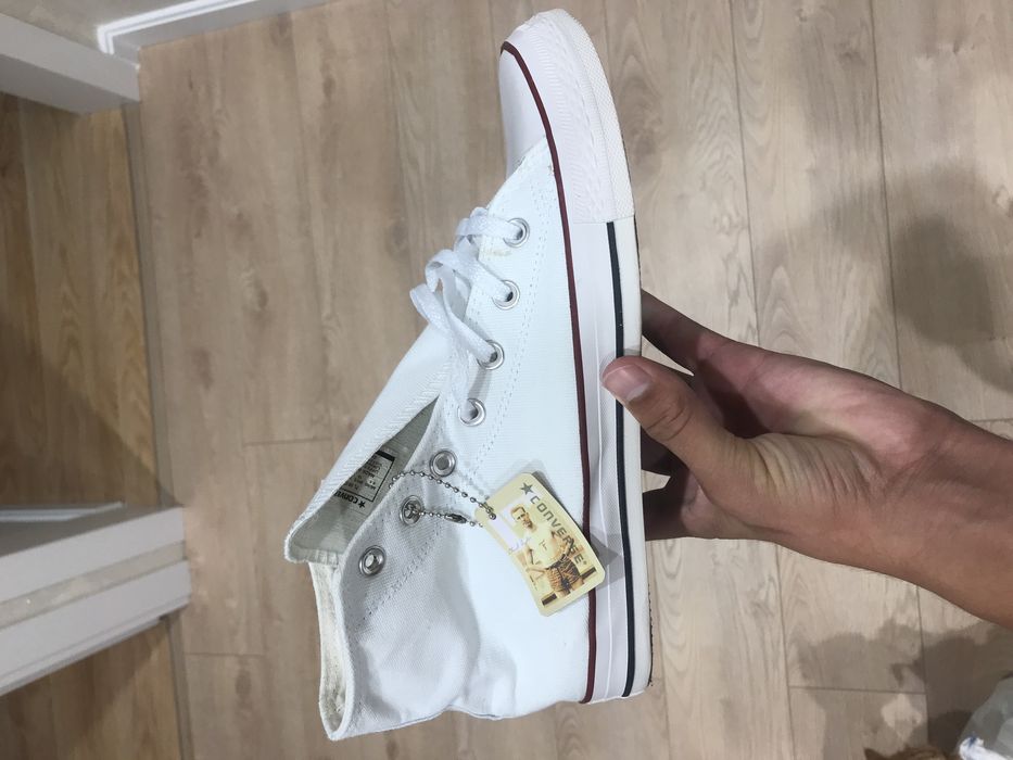 Конверсы белые