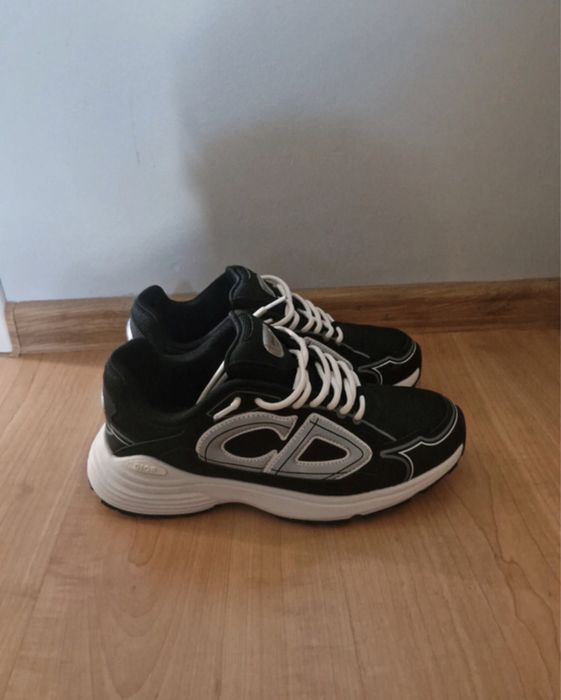 Dior b22 black and white
