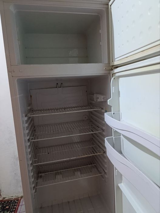 Vitrina holadilnik+ oddiy ikkalasi 350$