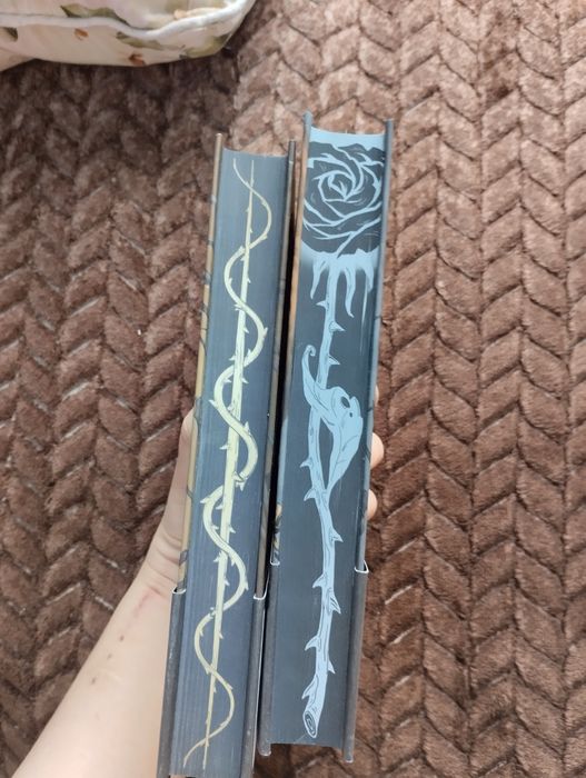 продаю  в конце они оба умрут