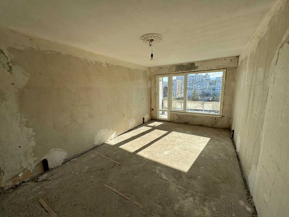 Двустаен апартамент в Люлин 2