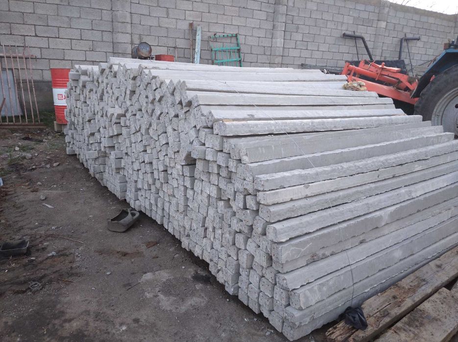 Бетонная стойка, опора, шпалера, ограждения.