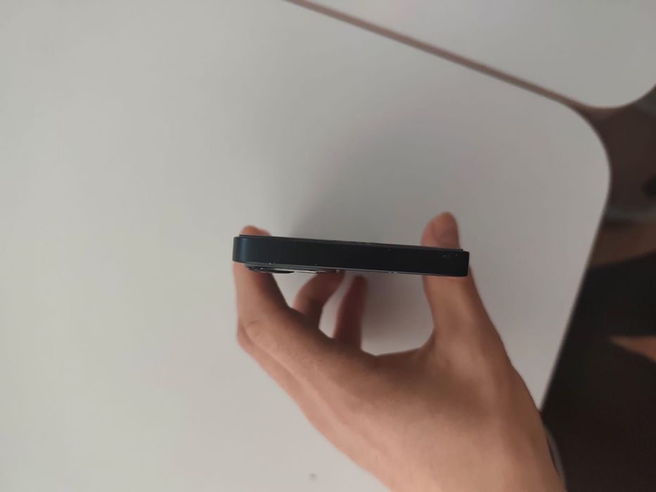 Продам айфон 13 в отличном состояний