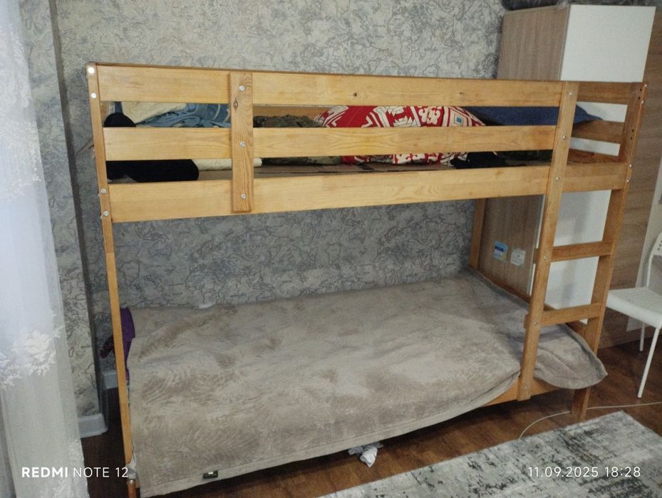 Двухъярусная кровать продается