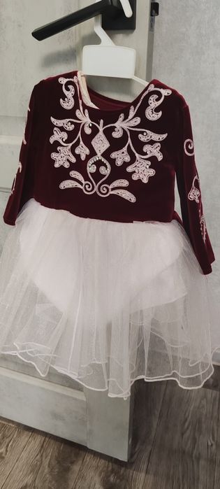 Продам детское платье на годик