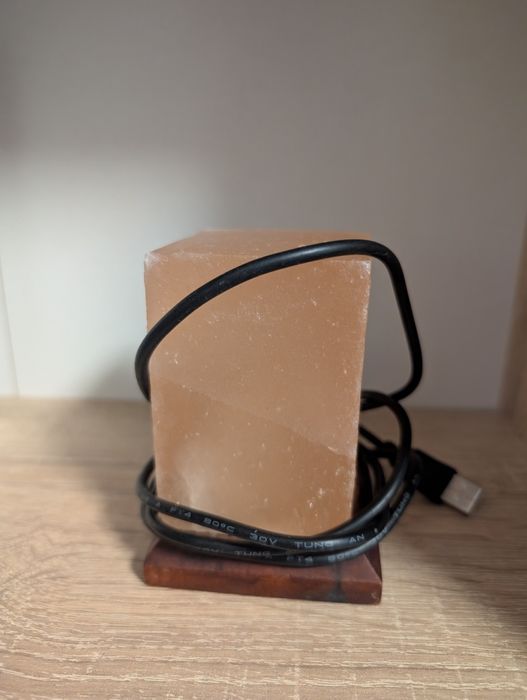 Lampa cristal de sare cub noua