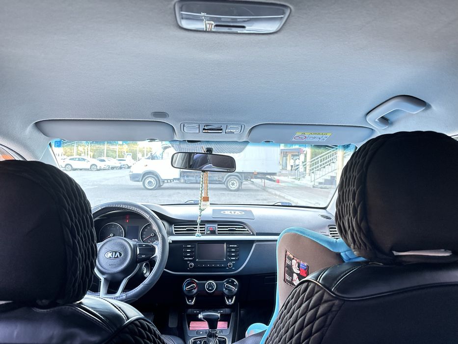 Продам автомобиль KIA RIO