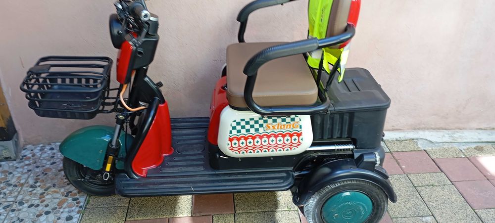 tricicleta electrica adulti noua si foarte convenabil mult sub pret