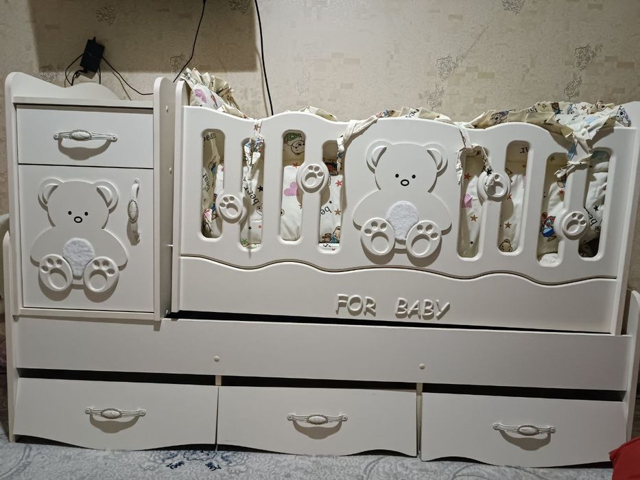 Detski karavat sotiladi.yengi umuman tutilmagan