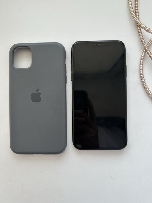 iPhone 11 (черный)