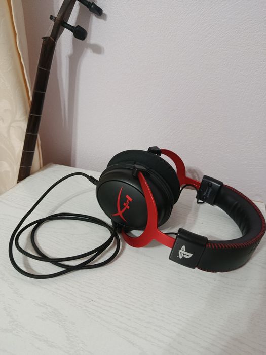 Продам наушники игровые HyperX Cloud 2