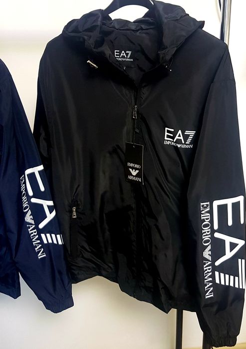 Geaca EA7. primavara impermeabila