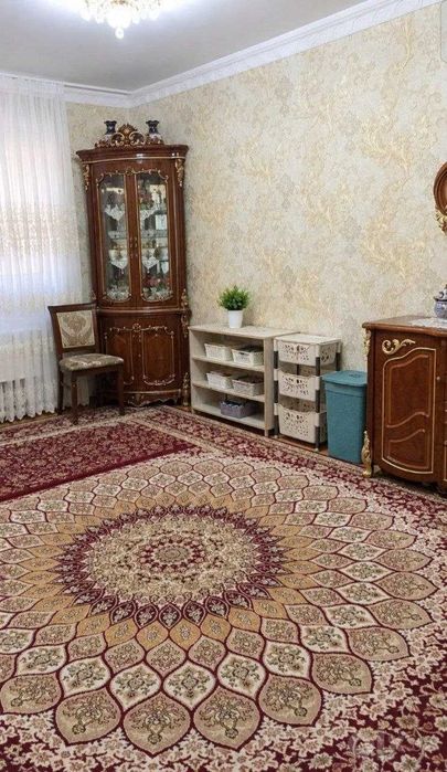 Ибинсино 2 да 3 хона квартира сотилади !
