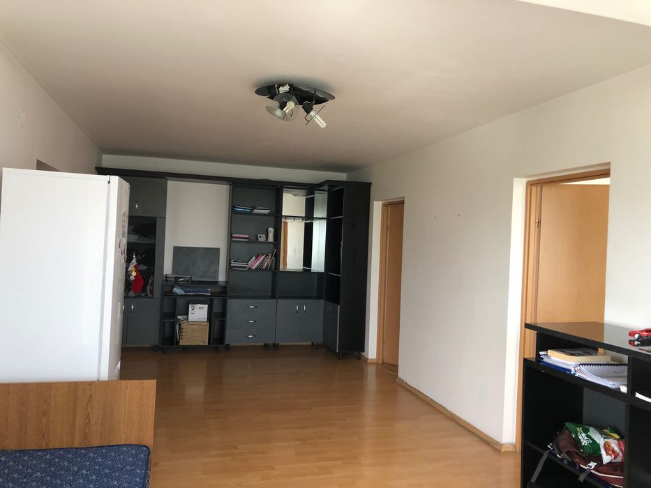 Inchiriez apartament 3 camere in Dambul Rotund