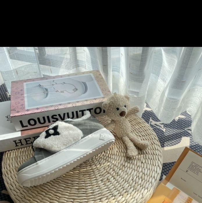 Adidasi Louis Vuitton dama