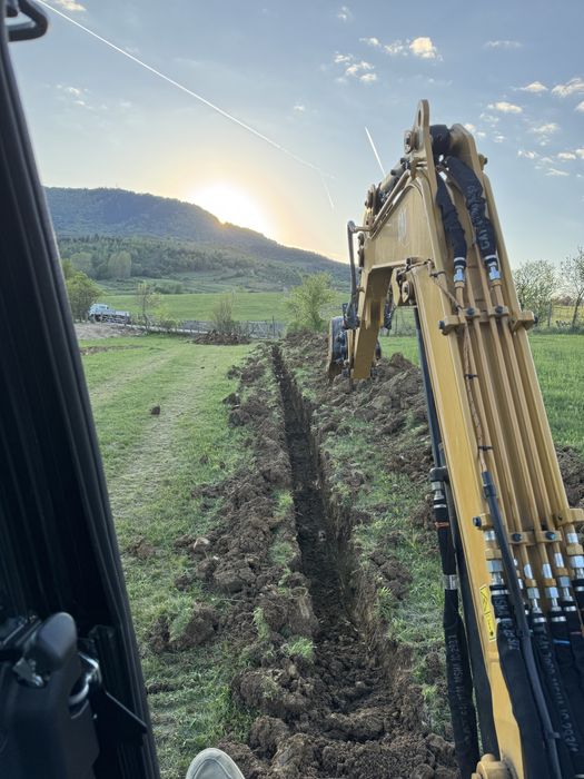 Execut lucrări cu mini-excavator