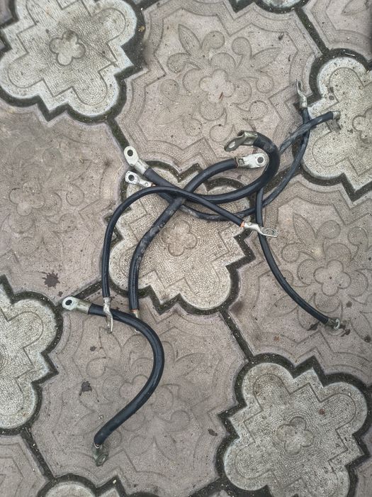 Cabluri trifazice diverse mărimi