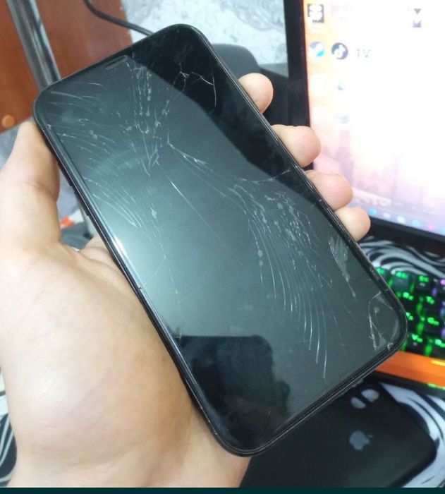 iPhone XR 64gb продам обмен