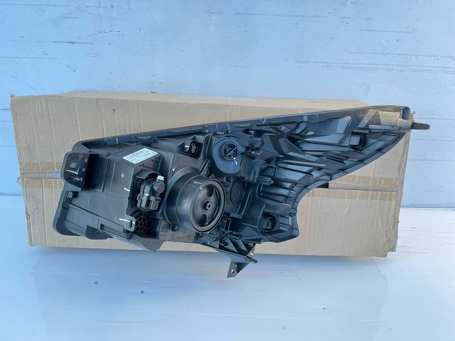 Far dreapta Renault Trafic 3 2015+ nou original Renault daylight