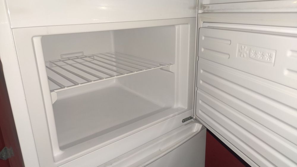 Хладилник с фризер Star Light