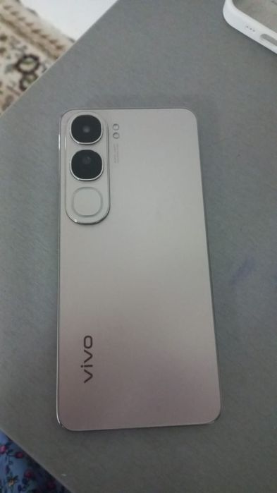 Vivo v40 lite сатылады