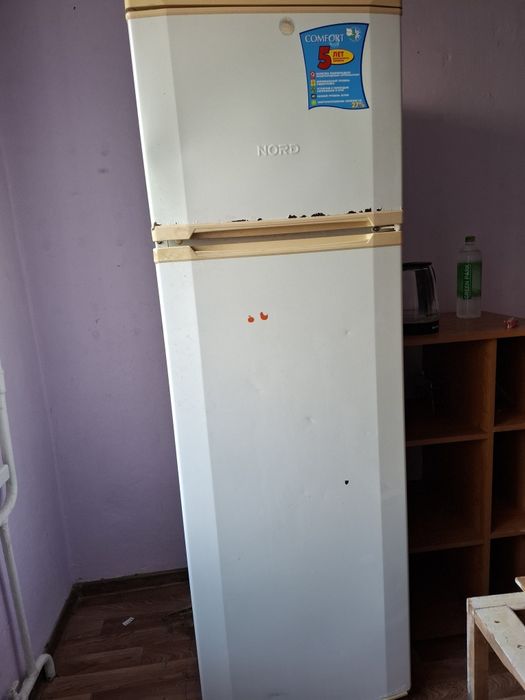 Продам рабочий холодильник