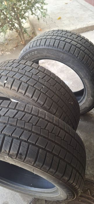 Продам WINRUN зимние шины 235/55/18 состояние идеал 3 шт 200 км пробег