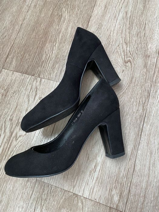 Продам женские туфли