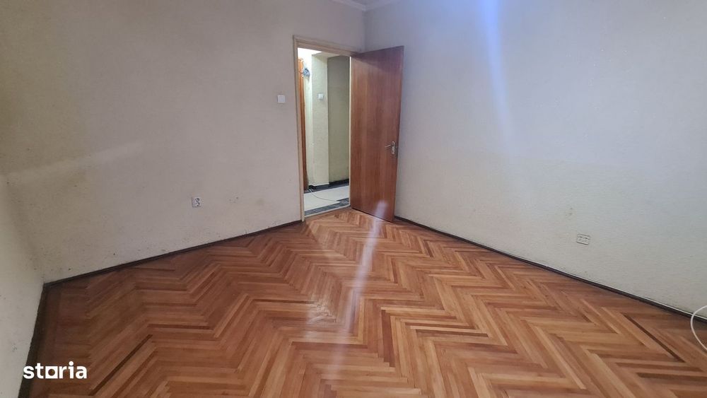 Apartament cu 2 camere de vânzare în Curtea de Argeș.