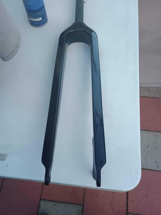 Vand furca fixa carbon de 29" .