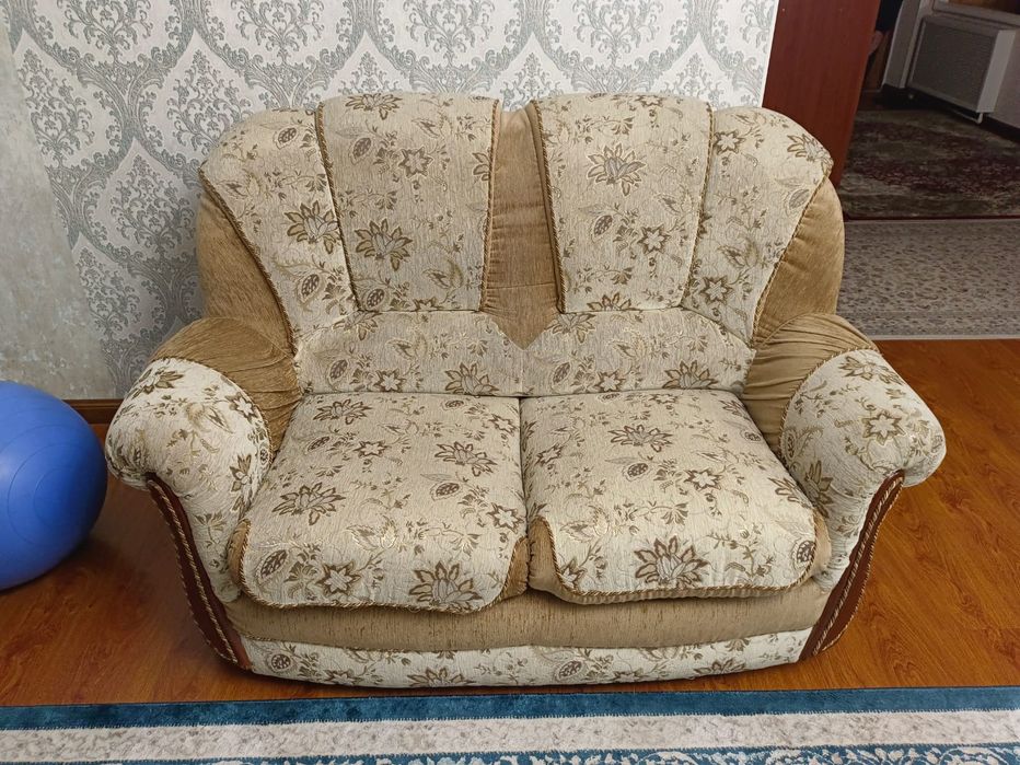 2 дивана-трансформера1,5 и 2м +1 кресло