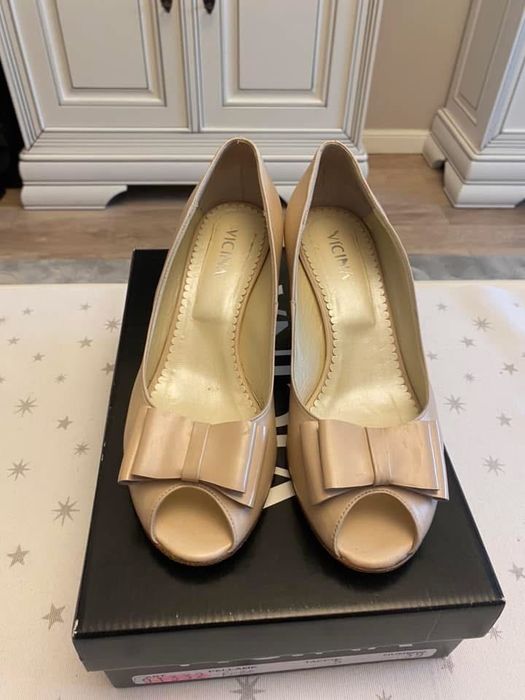Pantofi decupati din piele nude roze Vicina marimea 39