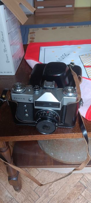 Фотоапарати за любители и колекционери  Zenit-E , Зоркий -4 , Смена 8М