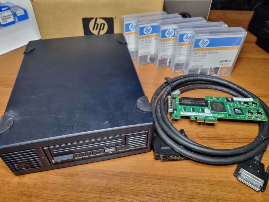 HP StorageWorks ULTRIUM 448 DW017B BRSLA-0404-DC LTO-2 SCSI tape drive