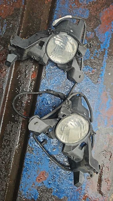 Туманки на Toyota Estima