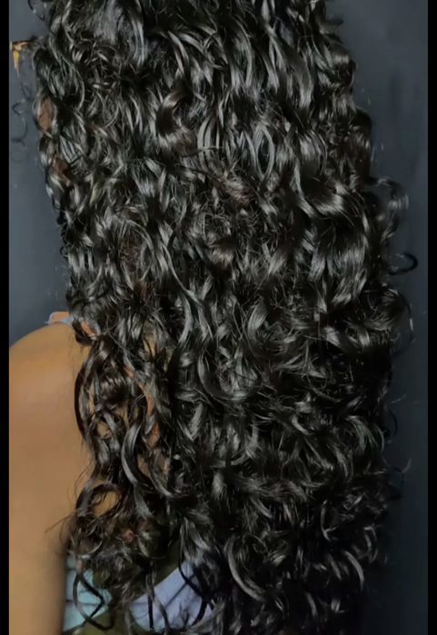 Детствена черна чуплива коса на щипки