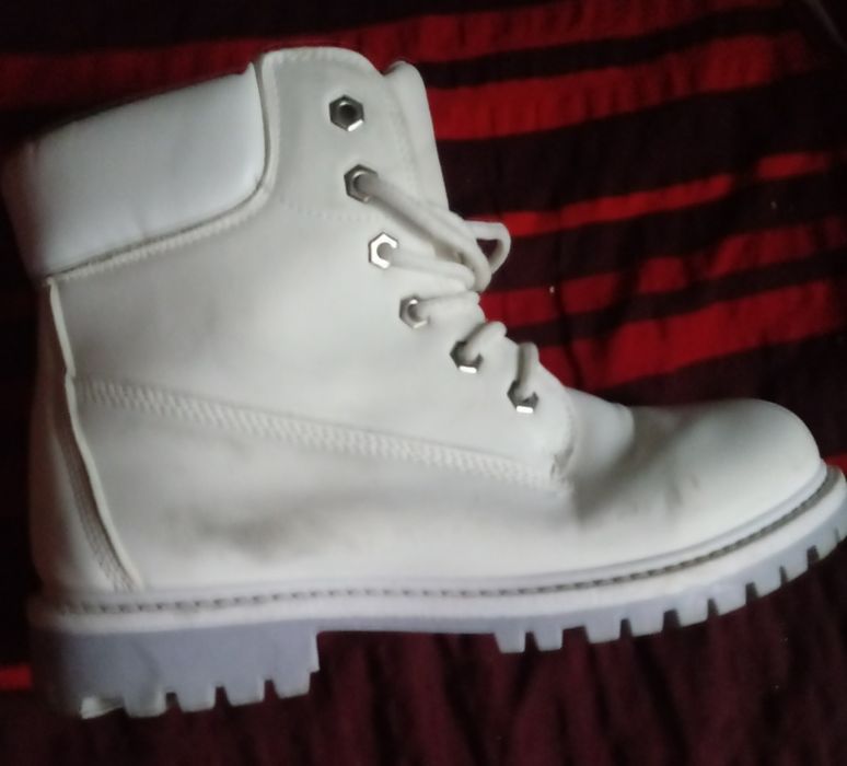 Ghete dama ca si noi pret 40lei negociabil