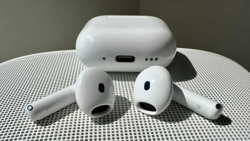 ЧИСТО НОВИ! Аirpods 4 с Active Noise Cancelation